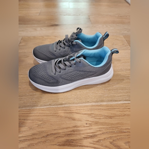 ATHLETIC WORKS | NWOT Memory Foam sneakers - Picture 4 of 7